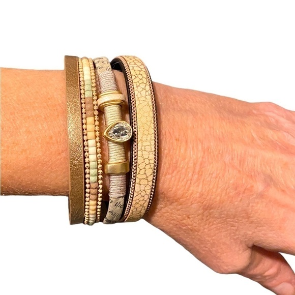 None Jewelry - BRACELET With Magnetic Closure With Various Beads and Findings